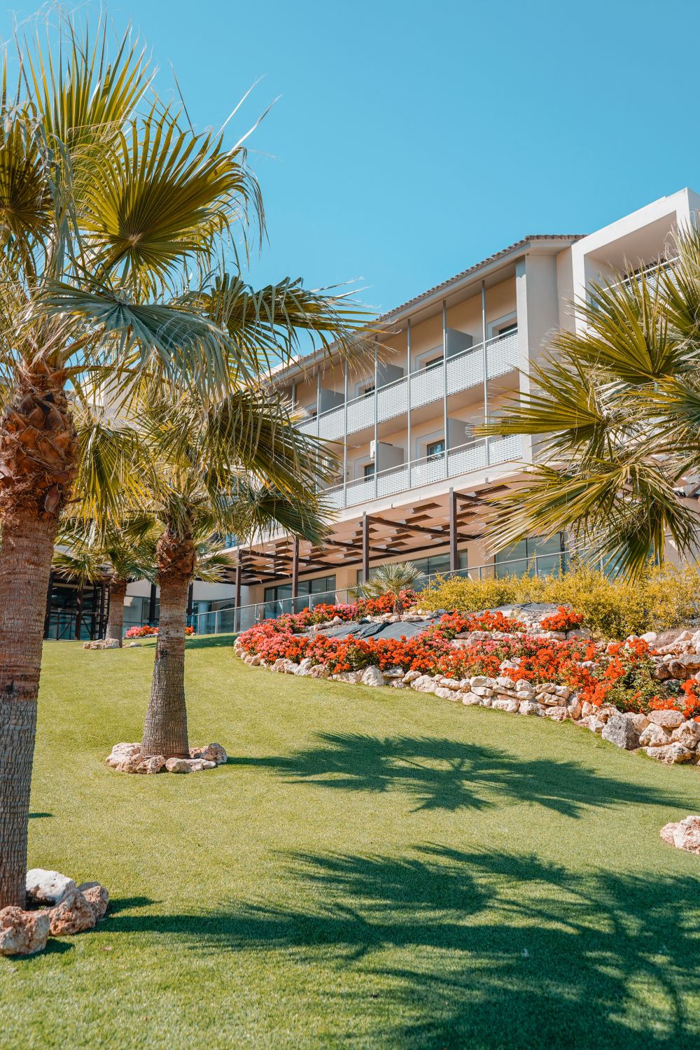Hospital Centro de Andalucía gardens and facade